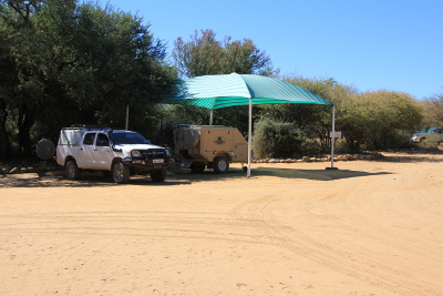Windhoek. Arabbusch Travel Lodge campsite.