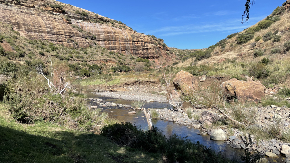  The river next to the Karnmelkspruit campsite.
